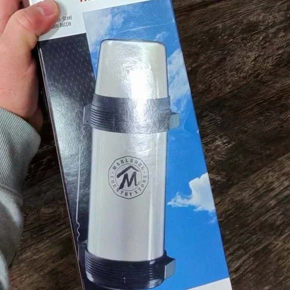 Marlboro Country Store Thermos Silver and Black Insulated Flask - Picture 5 of 6